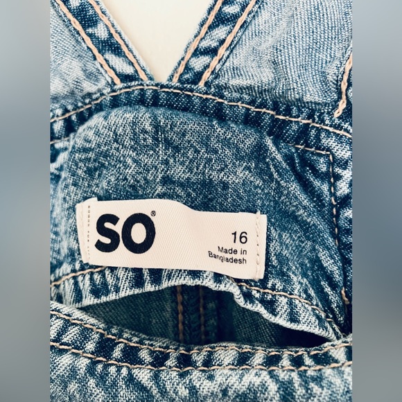 Girls Beautiful SO “Slouchy “ Classic Blue Short Overalls Size 16, Like New. - Picture 3 of 5